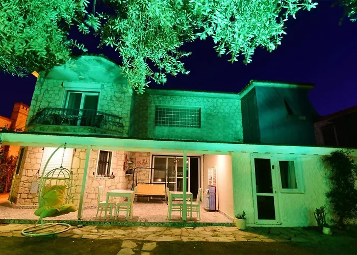 Otel Kekik Alaçatı Mayko 2*