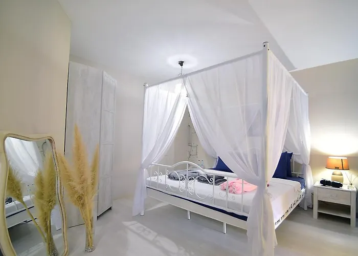 Kekik Alaçatı Mayko Otel