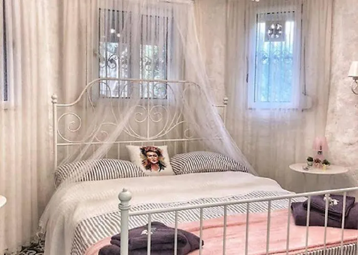 Kekik Alaçatı Mayko Otel Çeşme